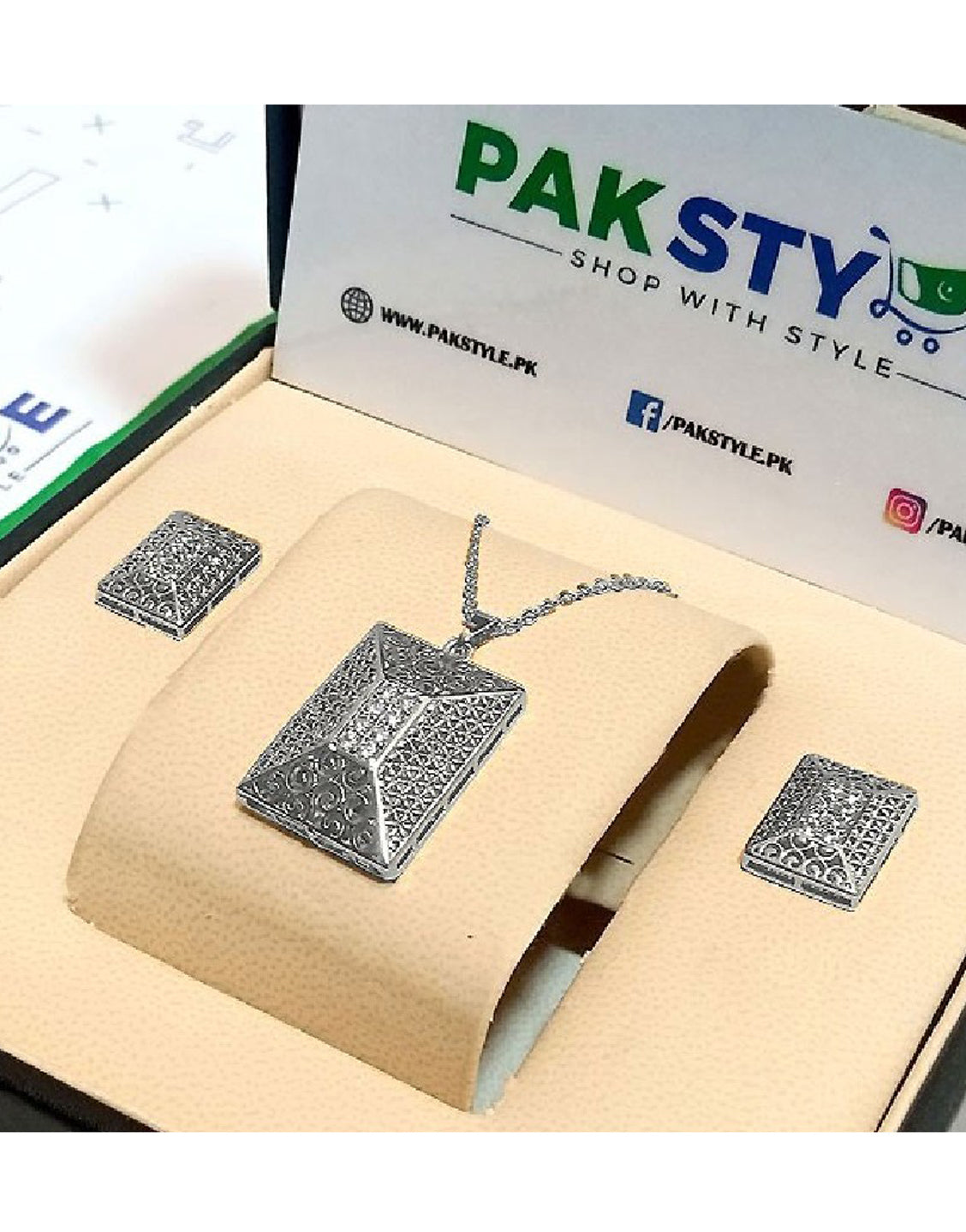 Elegant Necklace & Earring Set for Ladies
