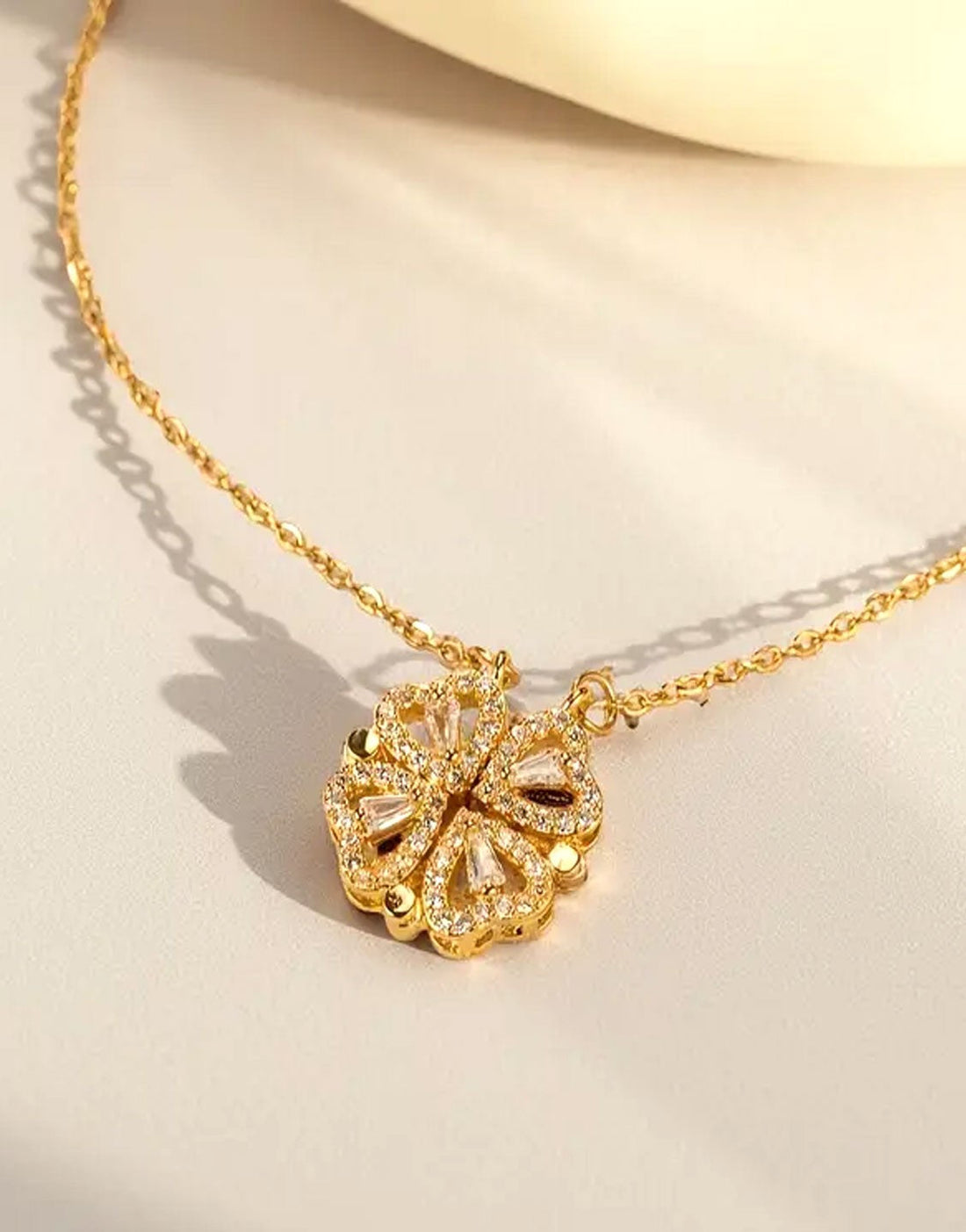 Luxury Double-Wearing Lucky Grass Design Golden Pendant Necklace - Perfect for Daily Wear & Gifting