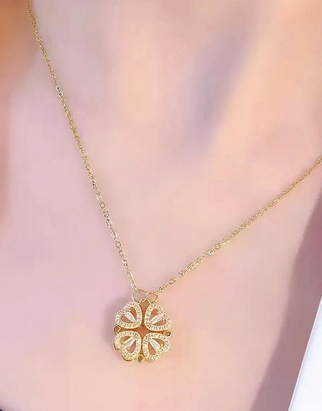 Luxury Double-Wearing Lucky Grass Design Golden Pendant Necklace - Perfect for Daily Wear & Gifting